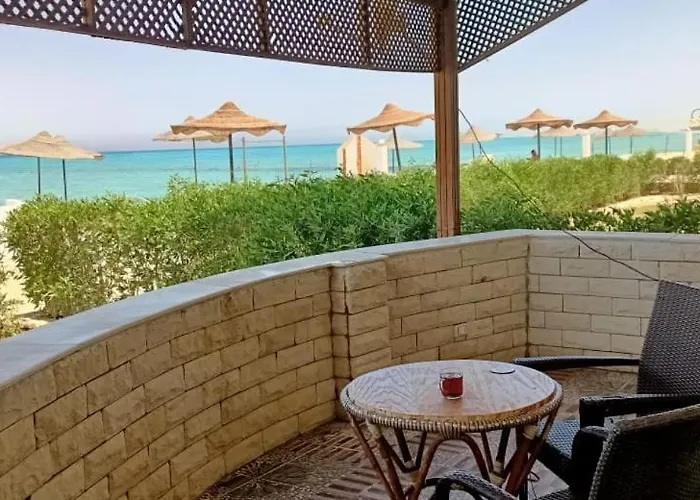 علي البحر صف أول بحديقة خاصة بمنتجع براس سدر Direct Sea View * Ras Sedr