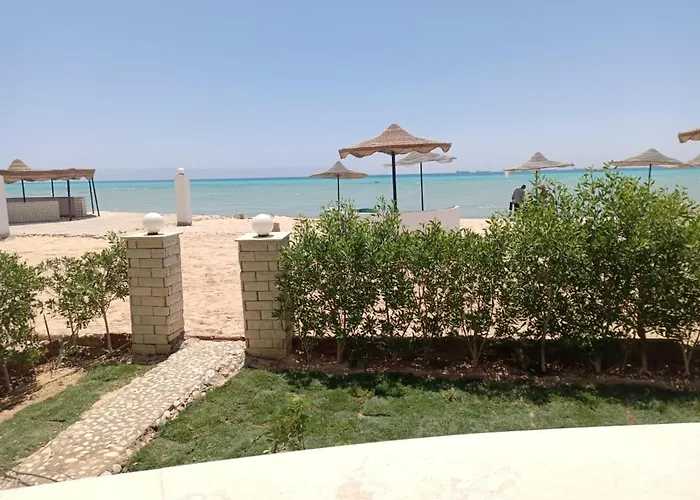 علي البحر صف أول بحديقة خاصة بمنتجع براس سدر Direct Sea View Apartment Ras Sedr