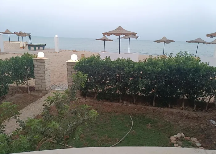 Apartment علي البحر صف أول بحديقة خاصة بمنتجع براس سدر Direct Sea View *