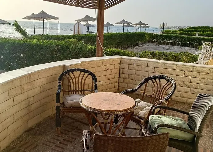 Apartment علي البحر صف أول بحديقة خاصة بمنتجع براس سدر Direct Sea View *